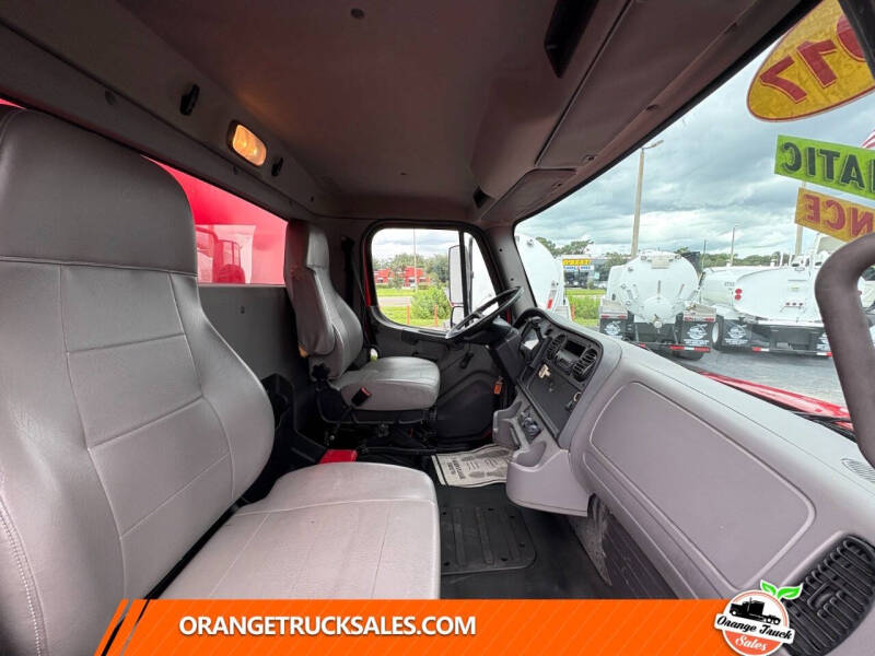 2017 Freightliner M2 106