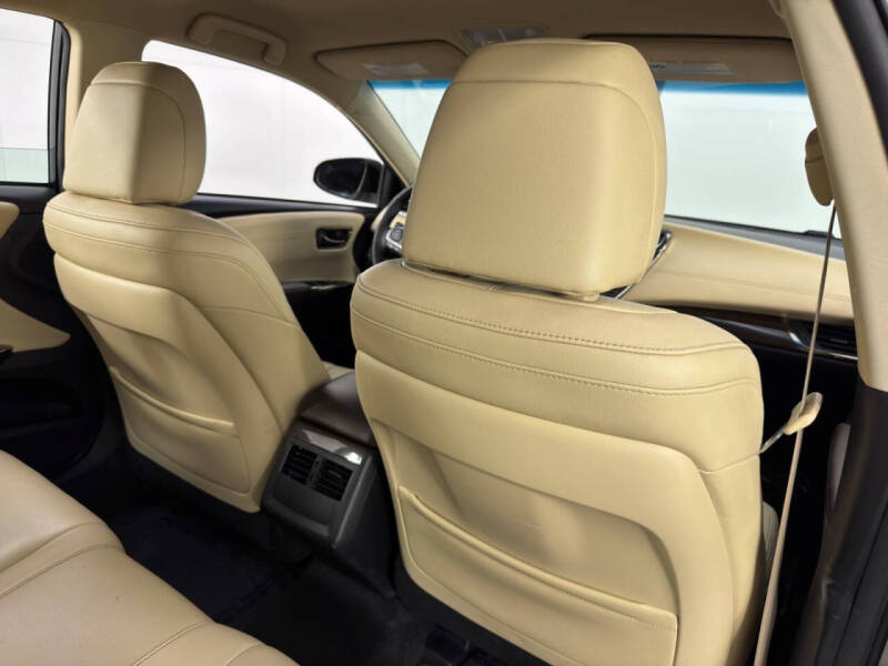 2013 Toyota Avalon XLE