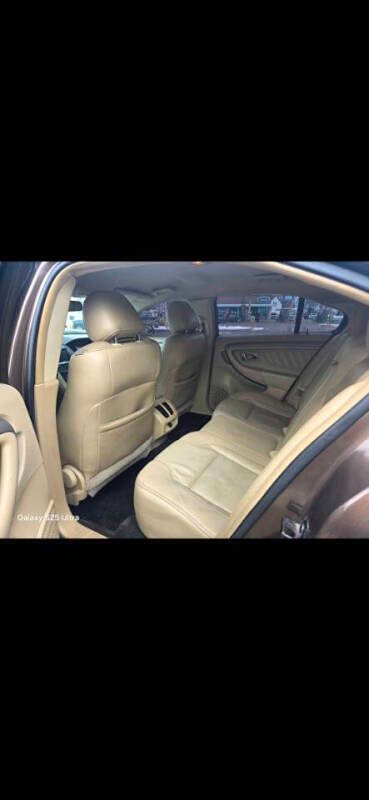 2015 Ford Taurus SEL