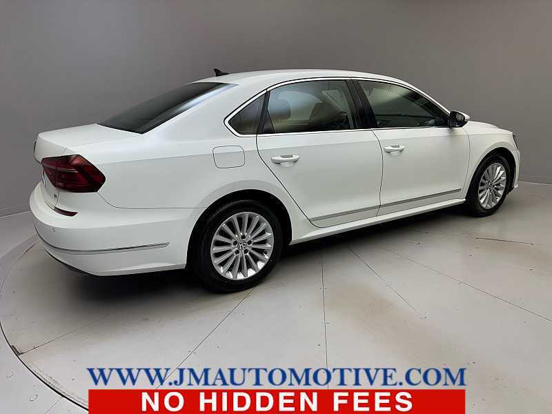 2017 Volkswagen Passat 1.8T SE