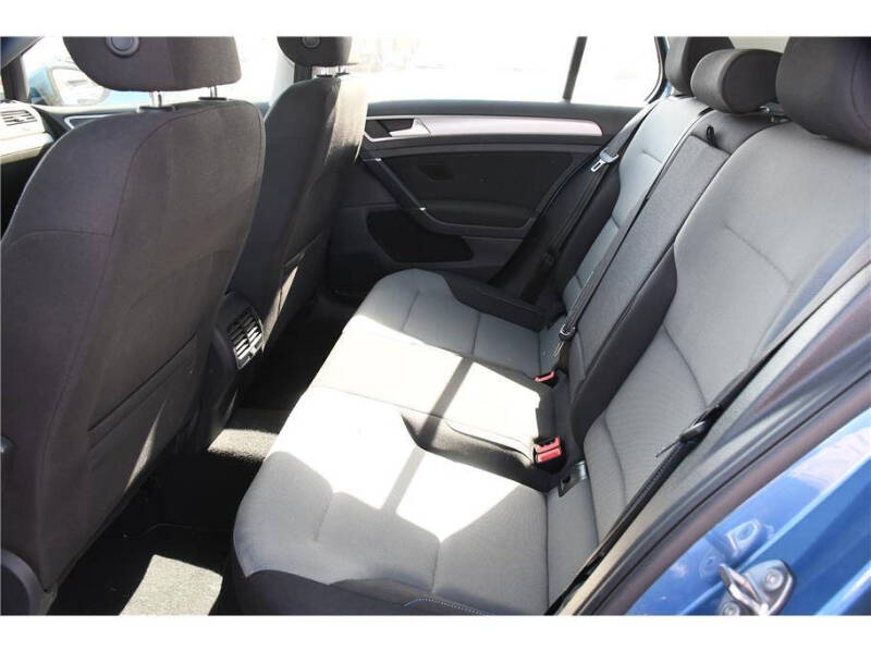 2016 Volkswagen e-Golf SE