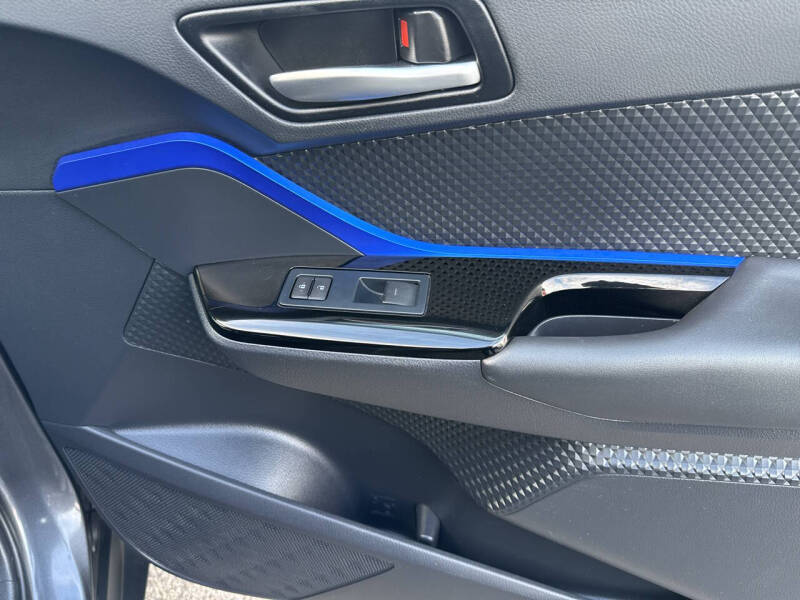 2021 Toyota C-HR XLE