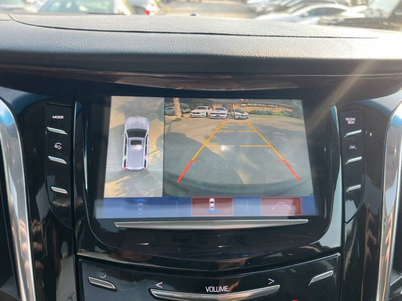 2018 Cadillac Escalade Luxury