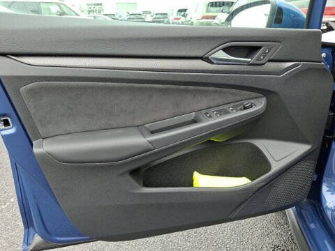 2025 Volkswagen Golf GTI SE