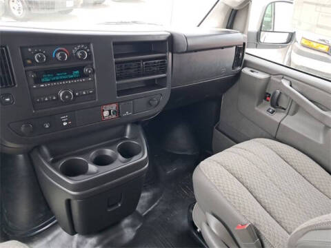 2025 Chevrolet Express 3500