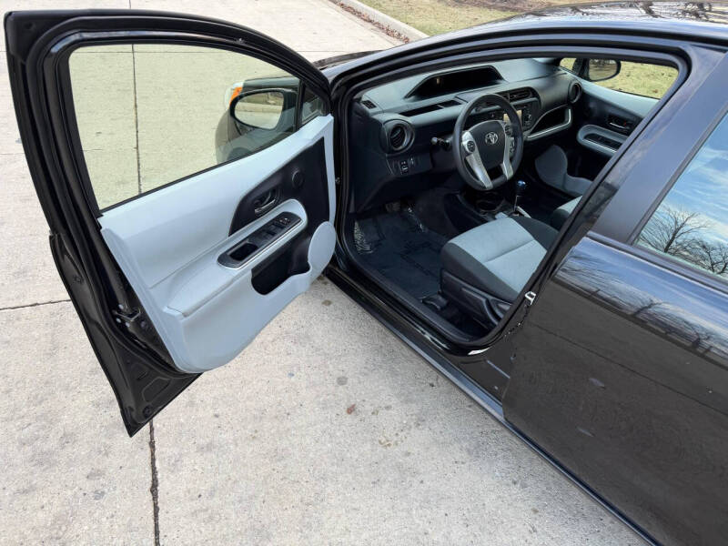 2014 Toyota Prius c Three