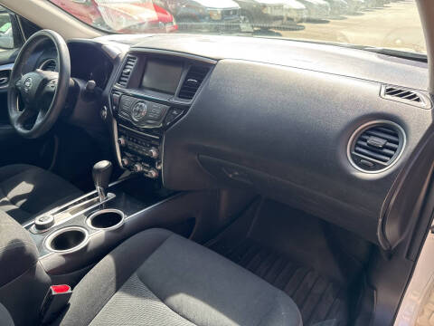 2016 Nissan Pathfinder SV