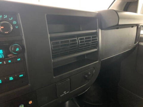 2025 Chevrolet Express 3500