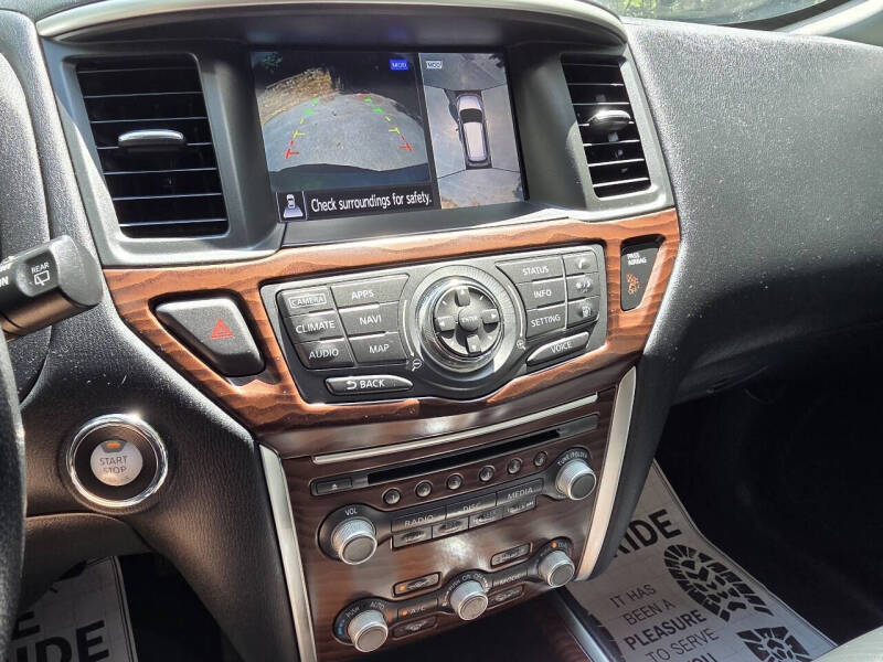 2018 Nissan Pathfinder SL
