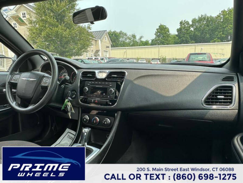 2013 Chrysler 200 LX