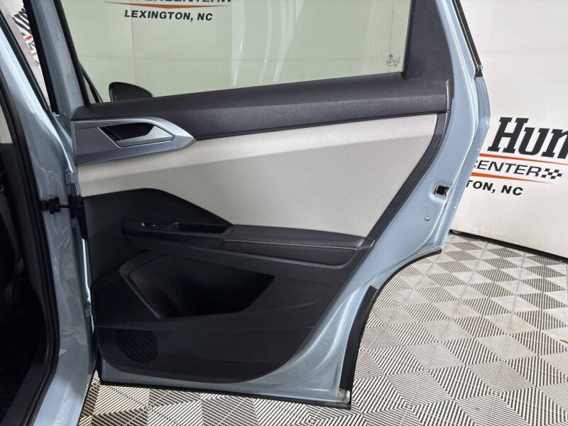 2025 Volkswagen Taos SE