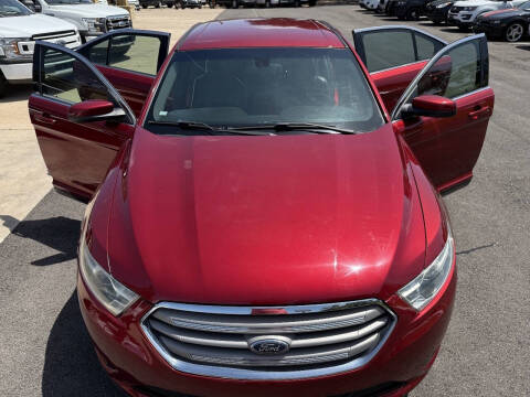 2017 Ford Taurus SEL