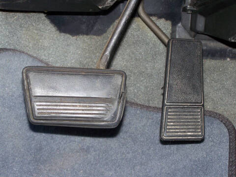 1990 Pontiac Sunbird LE