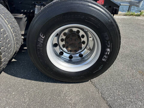 2016 Volvo VNL