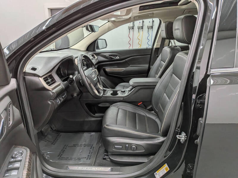 2022 GMC Acadia Denali