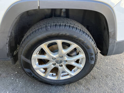 2016 Jeep Cherokee Sport