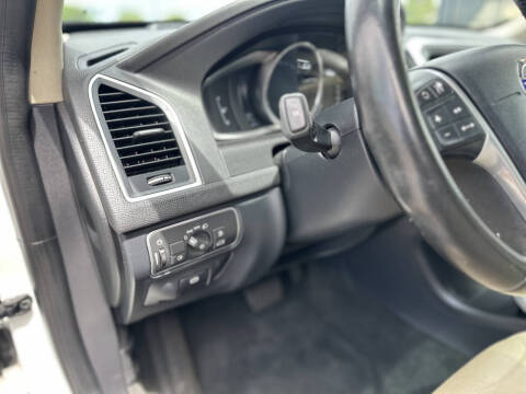 2016 Volvo XC60 T5 Drive-E Platinum