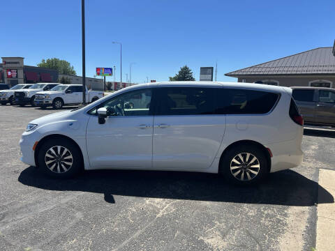 2023 Chrysler Pacifica Plug-In Hybrid Touring L