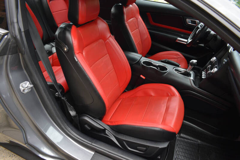 2022 Ford Mustang EcoBoost Premium