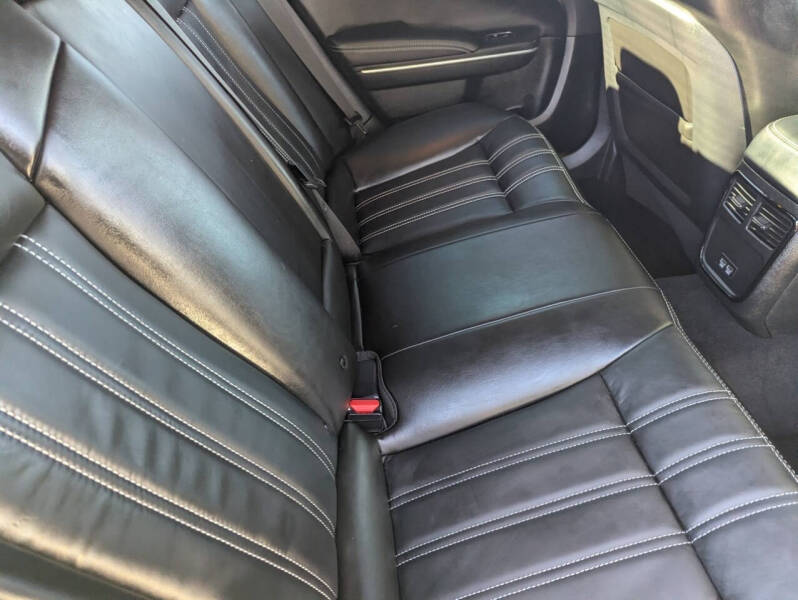 2022 Chrysler 300 S V6