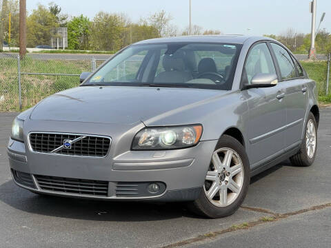 2005 Volvo S40 for sale at MAGIC AUTO SALES in Little Ferry NJ