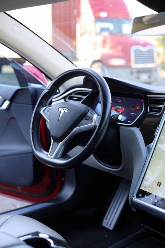 2014 Tesla Model S 85