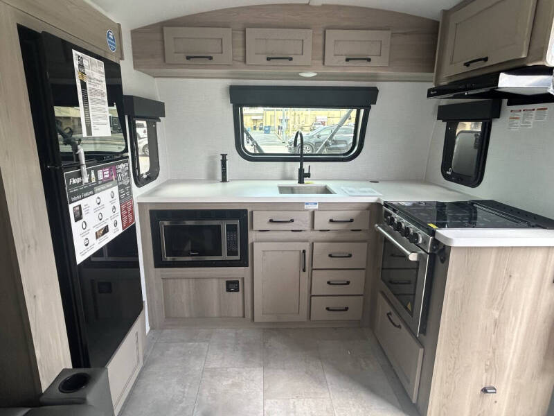 2025 Flagstaff E-PRO FLTE20FK