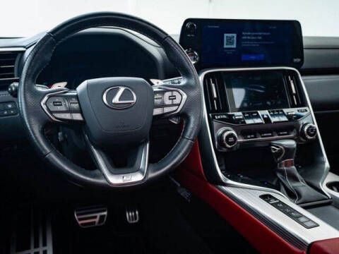 2022 Lexus LX 600 F SPORT Handling