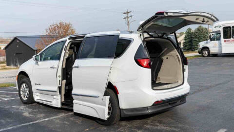 2020 Chrysler Pacifica Touring L