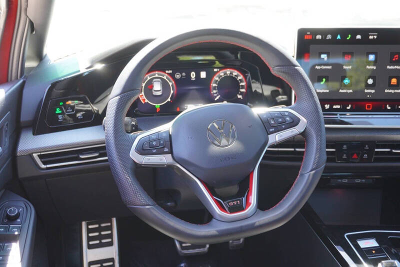 2025 Volkswagen Golf GTI SE