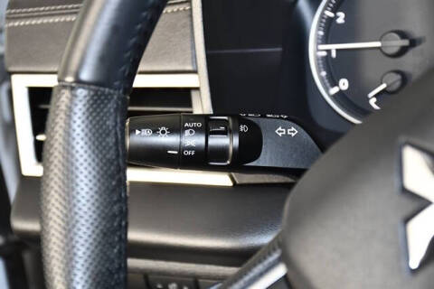 2023 Mitsubishi Outlander SE