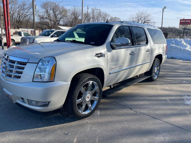 2014 Cadillac Escalade ESV for sale at Azteca Auto Sales LLC in Des Moines IA
