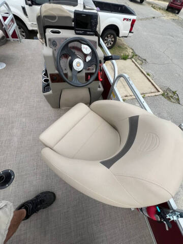 2023 Sun Tracker Bass Buggy