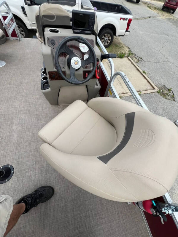 2023 Sun Tracker Bass Buggy