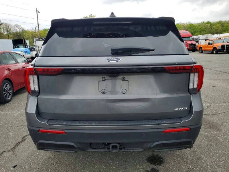 2025 Ford Explorer ST-Line