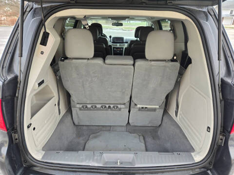 2011 Volkswagen Routan SEL