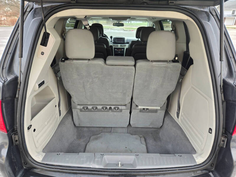 2011 Volkswagen Routan SEL
