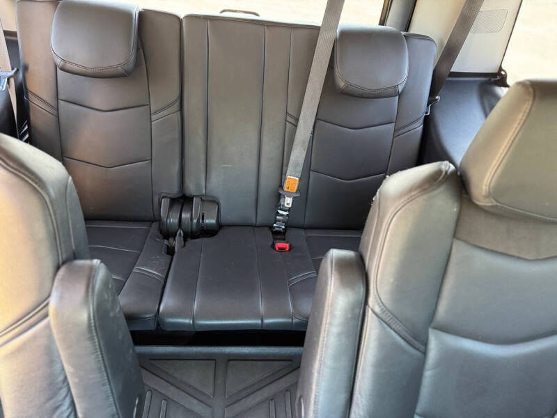 2018 Cadillac Escalade Luxury
