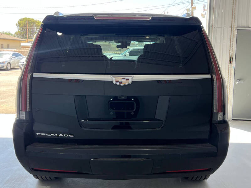 2018 Cadillac Escalade Luxury