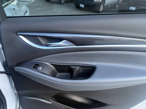 2020 Buick Enclave Essence