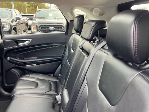 2022 Ford Edge Titanium
