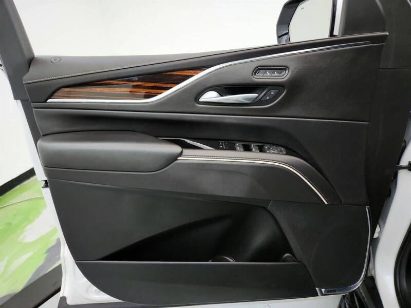 2022 Cadillac Escalade ESV Luxury