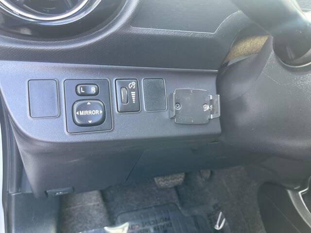 2016 Toyota Prius c Two