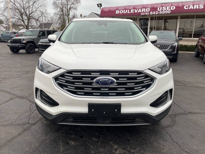 2024 Ford Edge null photo 10