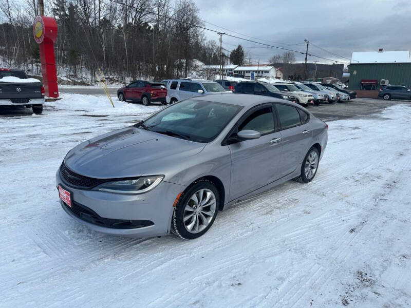 2016 Chrysler 200 S's photo