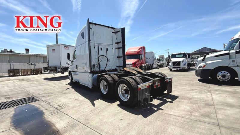 2024 Freightliner Cascadia