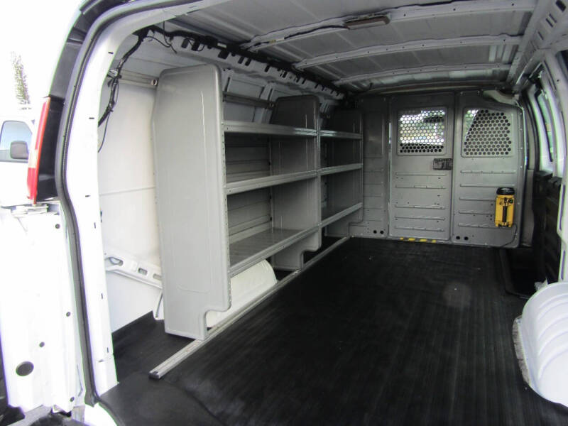 2014 Chevrolet Express Cargo Work Van photo 10