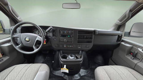 2025 Chevrolet Express 2500