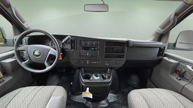 2025 Chevrolet Express 2500