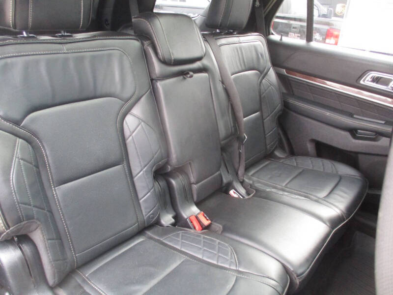 2017 Ford Explorer Platinum
